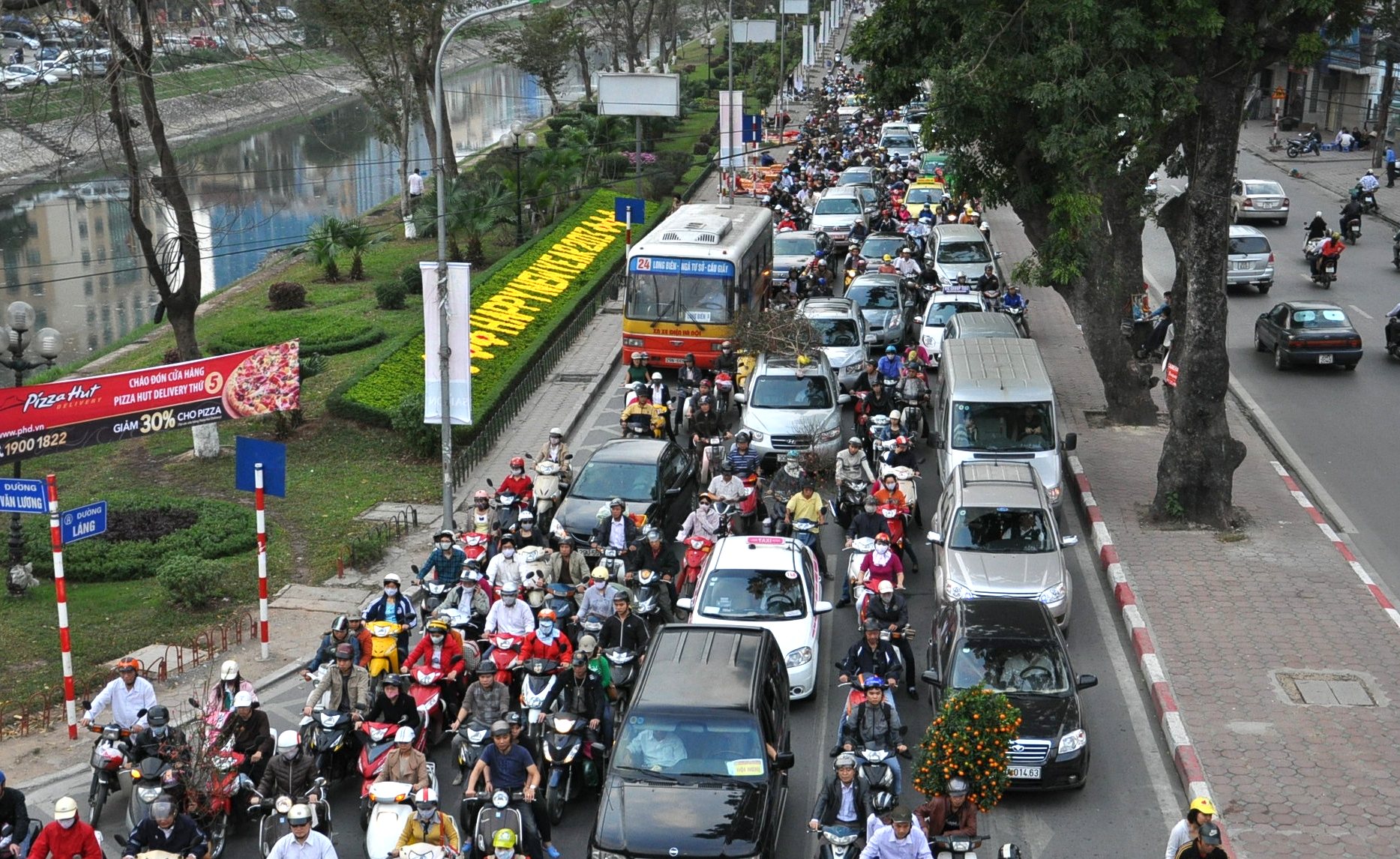 Phương tiện giao thông cơ giới đường bộ