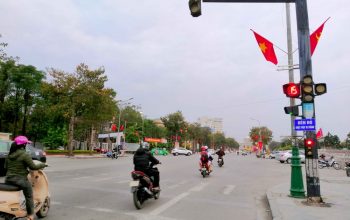 muc-phat-doi-voi-loi-xe-o-to-vuot-den-do-quy-dinh-moi-nhat (2)