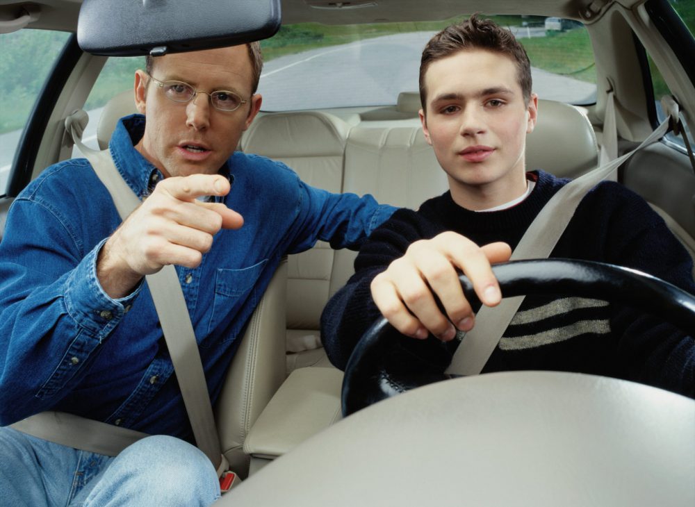 60 tuổi có được thi bằng lái xe ô tô? Quy định của pháp luật về độ tuổi lái xe ô tô